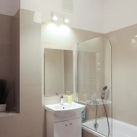 Clicktheflat Three Crosses Square Hostel