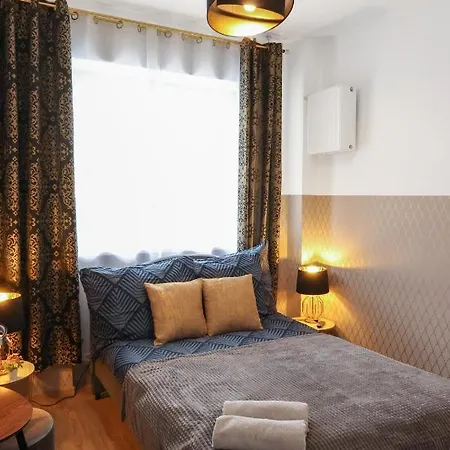 אכסניה Clicktheflat Three Crosses Square