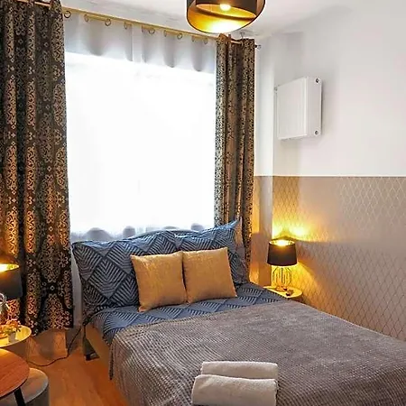 Hostel Clicktheflat Three Crosses Square