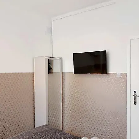 Clicktheflat Three Crosses Square Βαρσοβία
