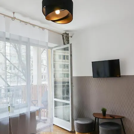 Clicktheflat Three Crosses Square Varsó