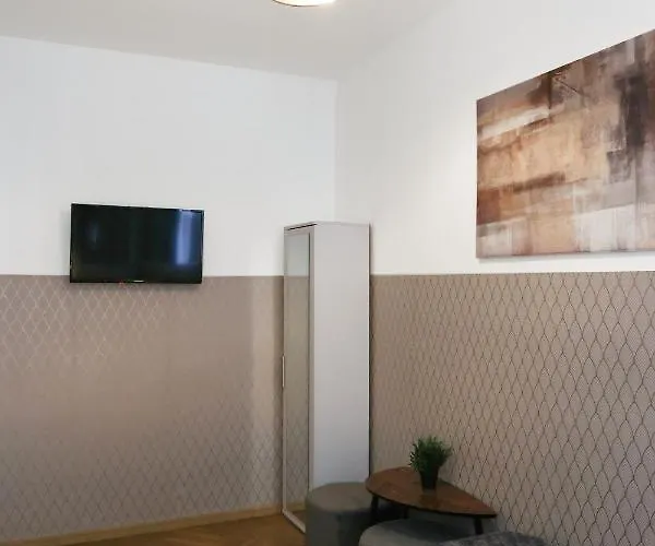 Hostel Clicktheflat Three Crosses Square *